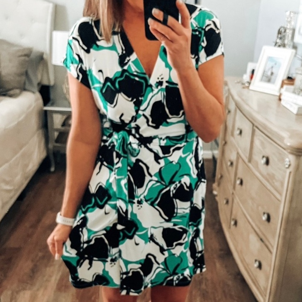 ☀️ NWOT NINE WEST Floral Faux Wrap Belted Cap Sleeve Dress